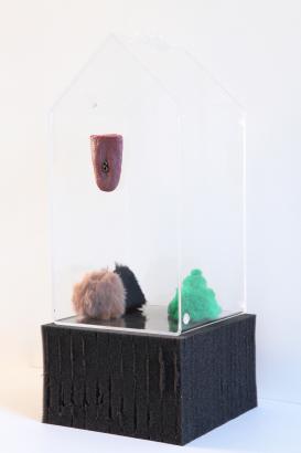 Kevin Desbouis, Untitled (Couple, christmas tree, baby)