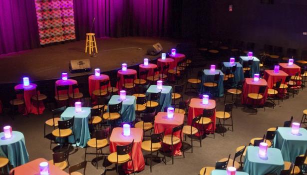 Un comedy club de Californie. 
