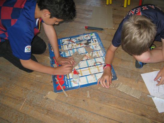 Salim et Maxence font des pontons