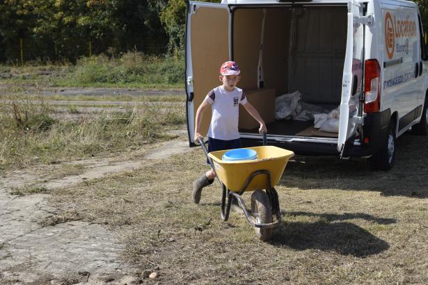 Et puis on charge la camionette