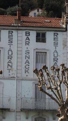 Bar restaurant