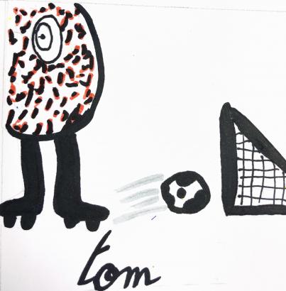 Tom et son poste d'attaquant au foot