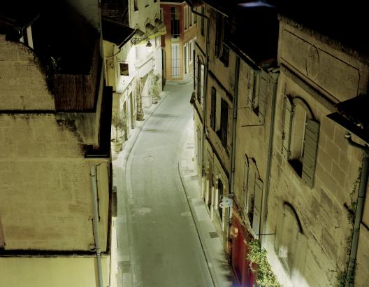 Expérimentation, prise de vue de nuit, temps de pose longue d'une rue
