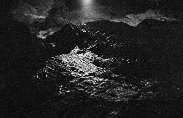 Recherches pour « La première image » : photographie argentique, igues d’Aujols, 2019, © Leah Desmousseaux