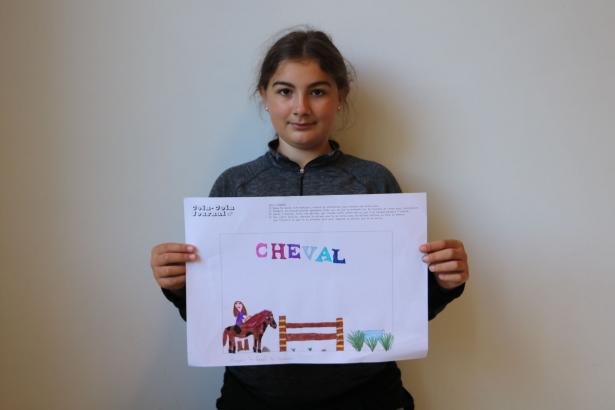 Kameron avec un dessin de Capucine