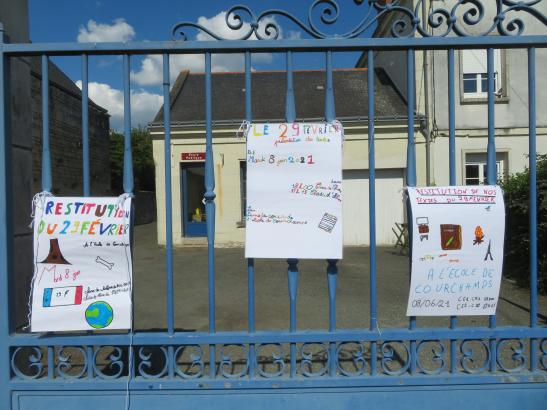 Différentes affiches pour trois restitutions