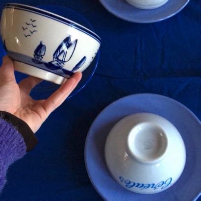 Objets récupérés à Emmaüs pour incarner les scénettes de théâtre écrites par les enfants