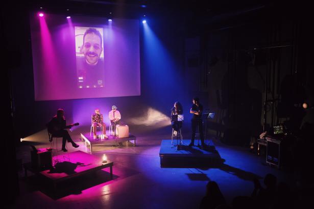  À la Chicha, performance et lecture par Mehdi Meklat, Badroudine Said Abdallah, Sofiane Bennacer et Oulaya Amamra, musique par Trustfall