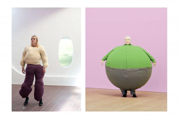 Performance et sculpture d'Erwin Wurm. De gauche à droite : Wear me out, Middleheimmuseum, Belgique, 2011, Crédit photo Ottomura / The artist who swallowed the world, 2006, Crédit photo Colin Davison.