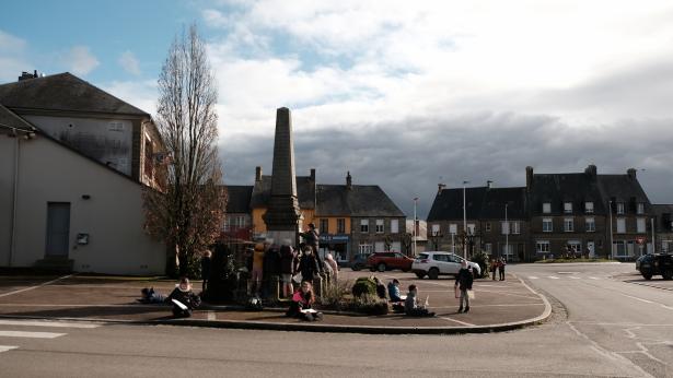 Intersection D57/D36: le bourg