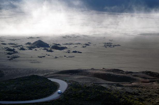 La traversée de la Plaine des Sables vers le volcan du Piton de la Fournaise.