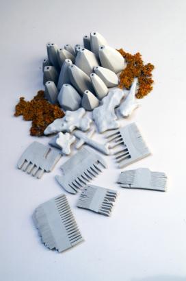 Objets subaquatiques à intégrer dans la future carotte, recherches formelles, argile blanche.