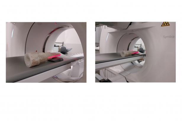 Passage de la sculpture "Etalon" dans le scanner de l'hôpital Morvan, Brest, 2022.