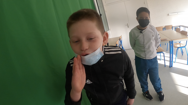 Evann et Chayne, élèves de CM2 de l'école de Clairac © Mélodie Bajo - "Je voudrais vous présenter mes personnages." - 2022