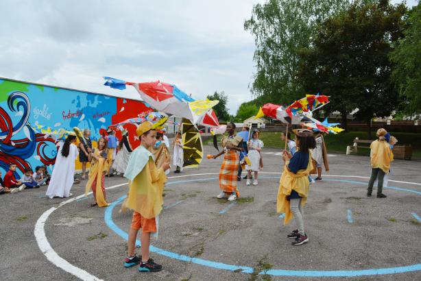 sortie du nid des oiseaux