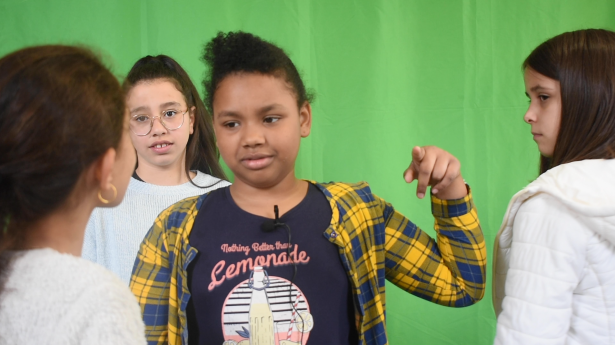 Edene, Nesrine, Shanaëlle et Claris, élèves de CM2 de l'école de Clairac © Mélodie Bajo - "Je voudrais vous présenter mes personnages." - 2022
