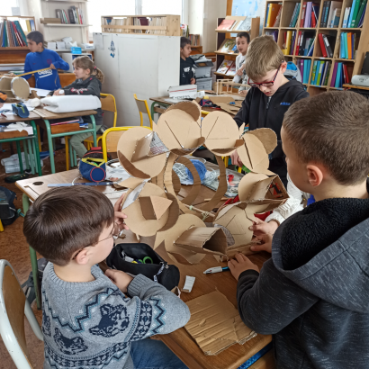 construction structure machine à explorer le temps salle de classe
