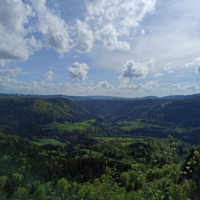 Plaimbois-du-Miroir, vue depuis la Roche du Miroir, mai 2023.