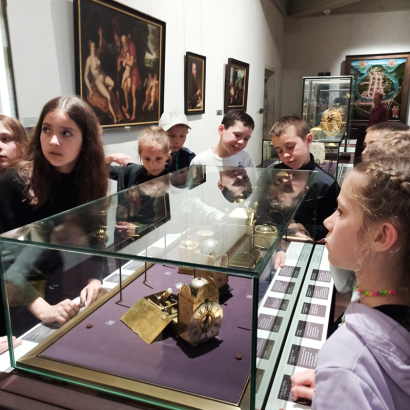 musée du Temps atelier jeune public les doigts dans l'engrenage