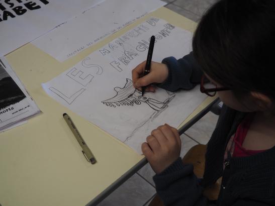 Enfants qui dessinent