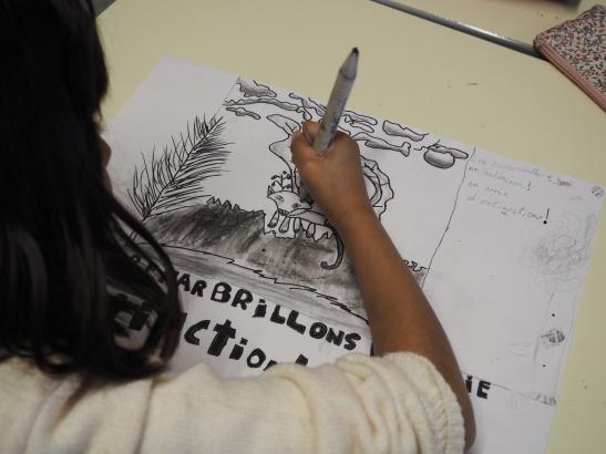 Enfants qui dessinent