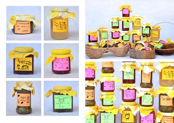 Confitures avec étiquettes confectionnées par les élèves et vendues sur notre Stand-Expo 