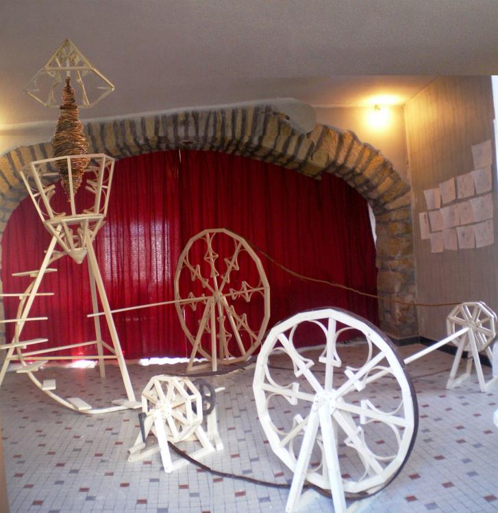 Autour d'un bois