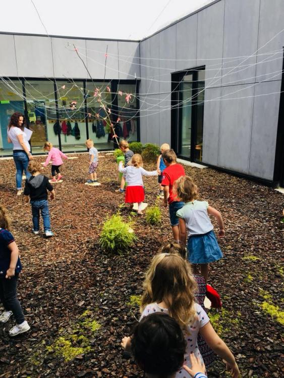 Une œuvre-liaison entre les écoles.
