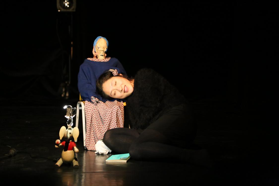 Création "Dans ma maison de papier, j'ai des poèmes sur le feu " Kraft Théâtre