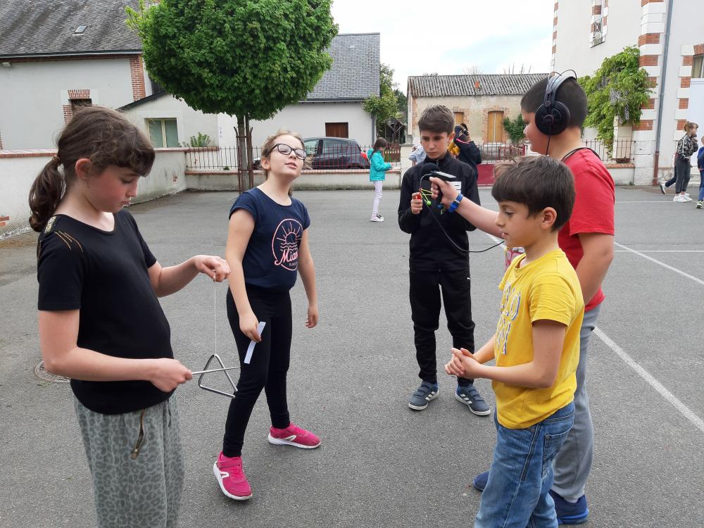 Voix et objets sonores