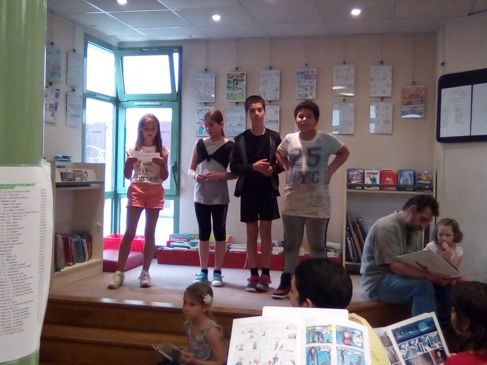 les CM2 présentent leur expo
