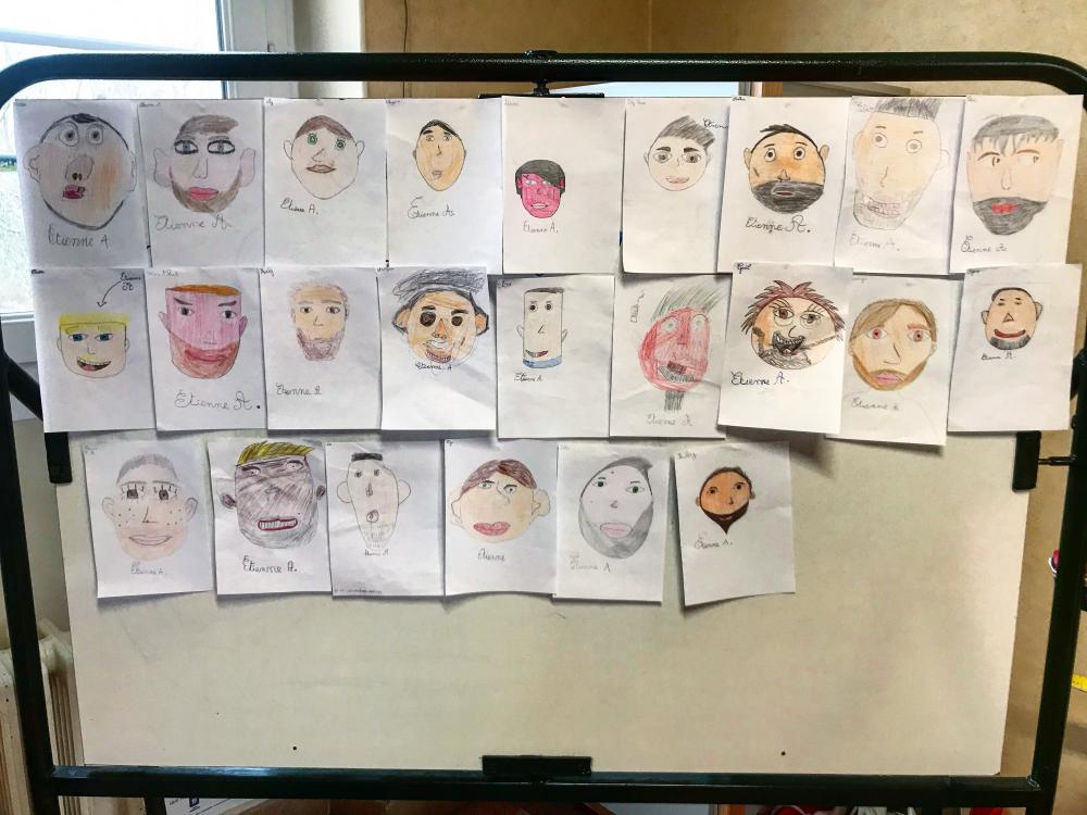 Tableau des portraits-robots d'Étienne A.
