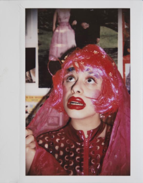 Pinkessa, drag-clown, tente de se rendre iconique 