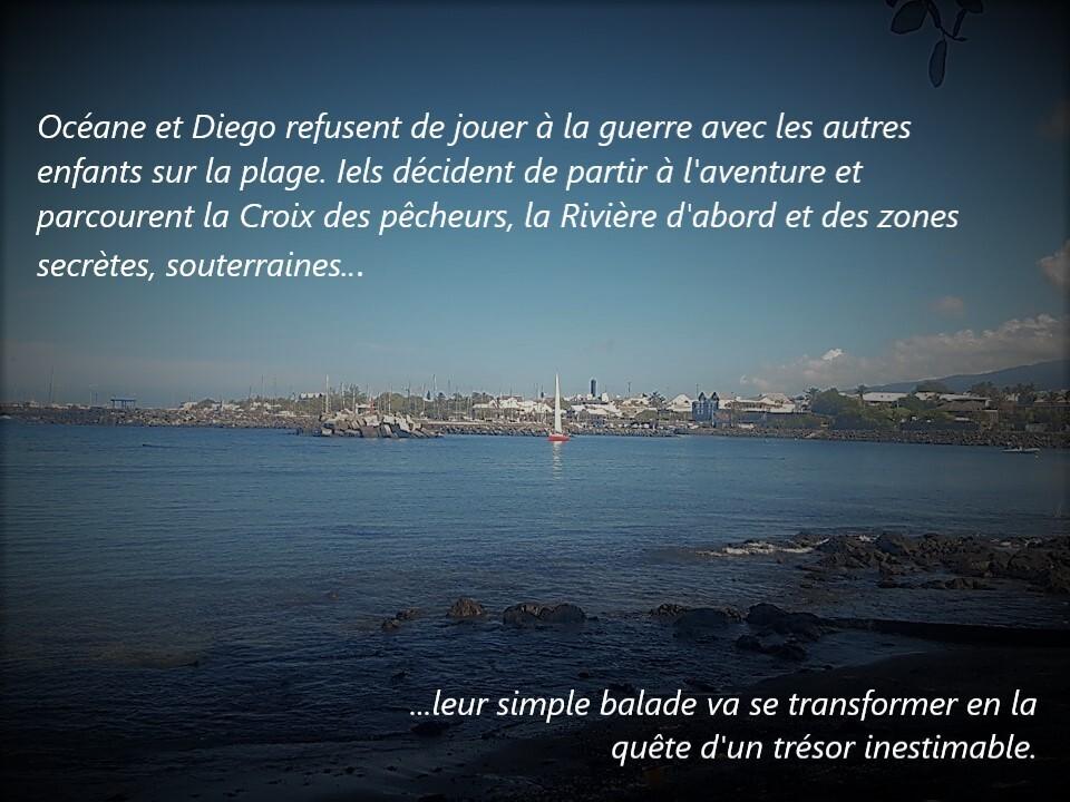 Objet du jour: Photo de la plage où nous avions commencé notre sortie et où commence aussi le périple des personnages de la fiction “Le secret entre nous”, complétée du pitch de l’histoire.