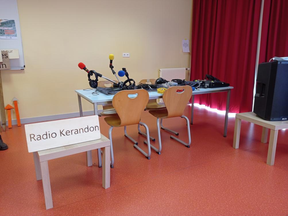 Le plateau radio