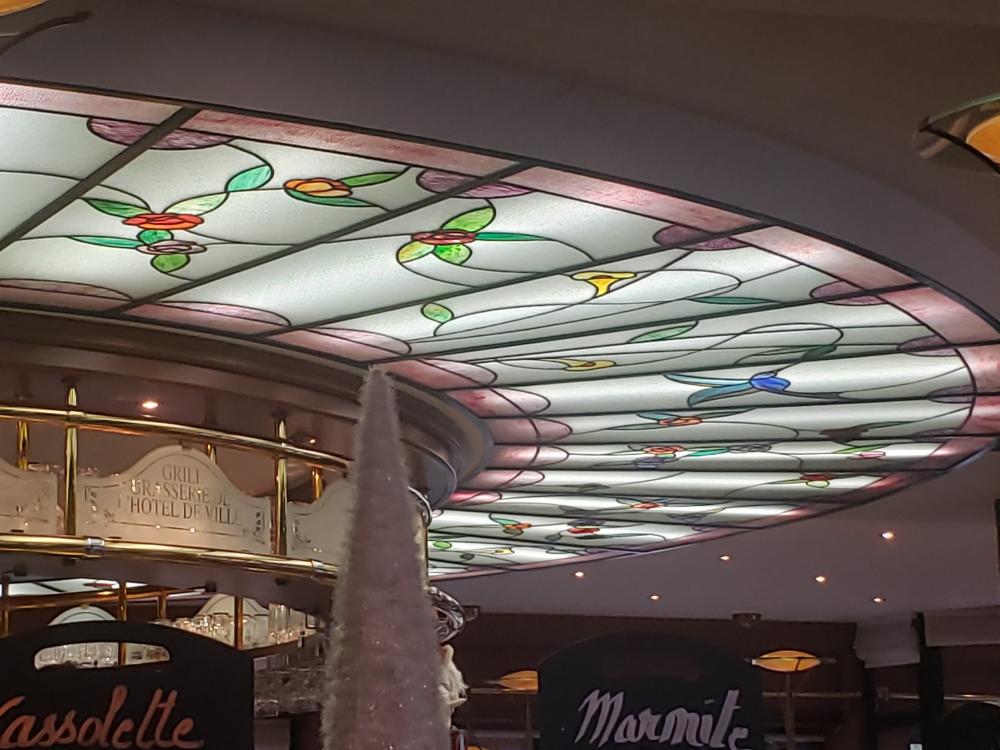 26 janvier  Bar de l’Univers, Eclair violet, TER Fluo