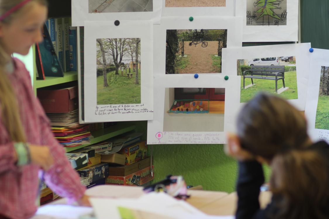 l'équipe décor en pleine réflexion 