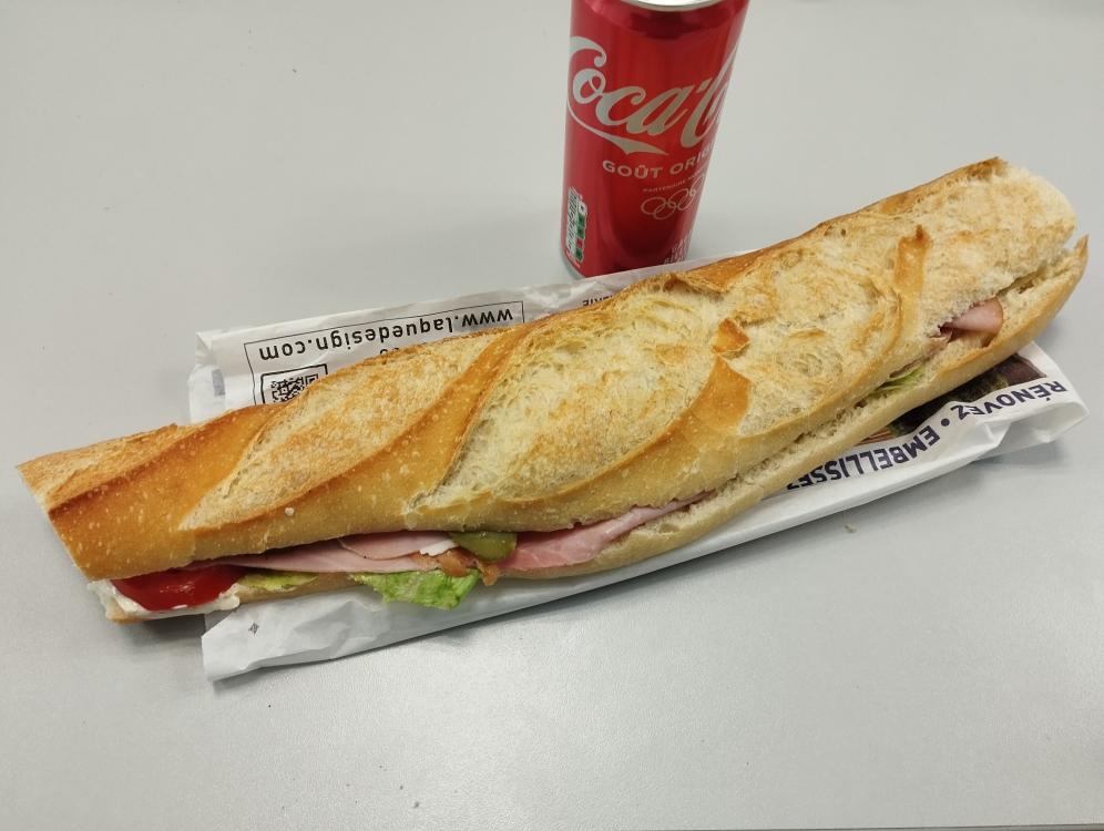 un sandwich gigantesque