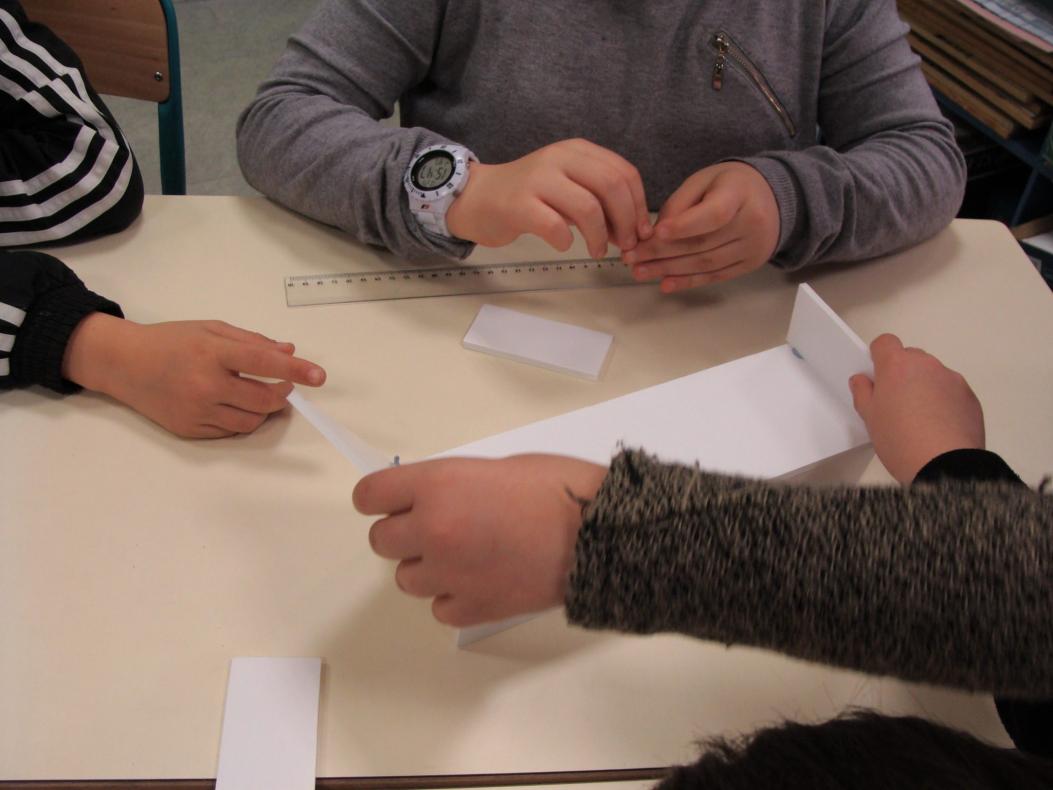 Première séance de travail en classe, autour des formes données