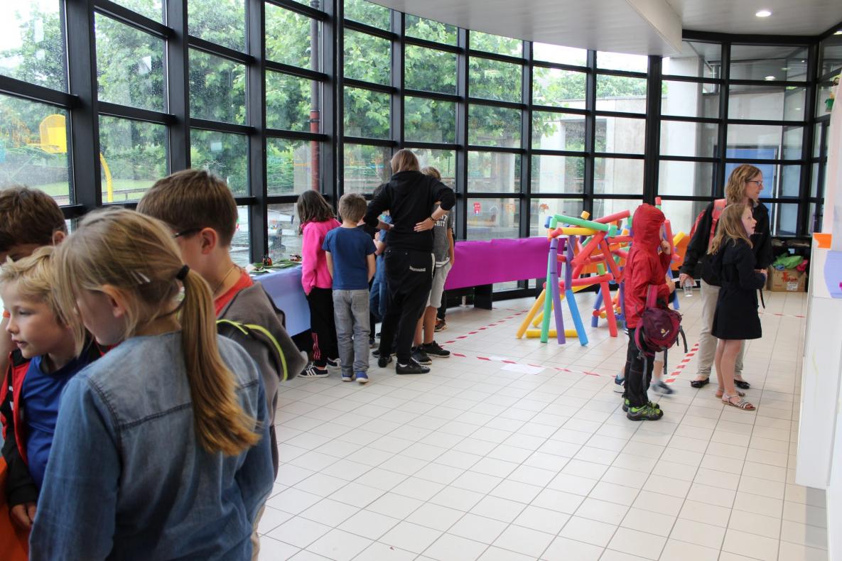 Exposition à l'école