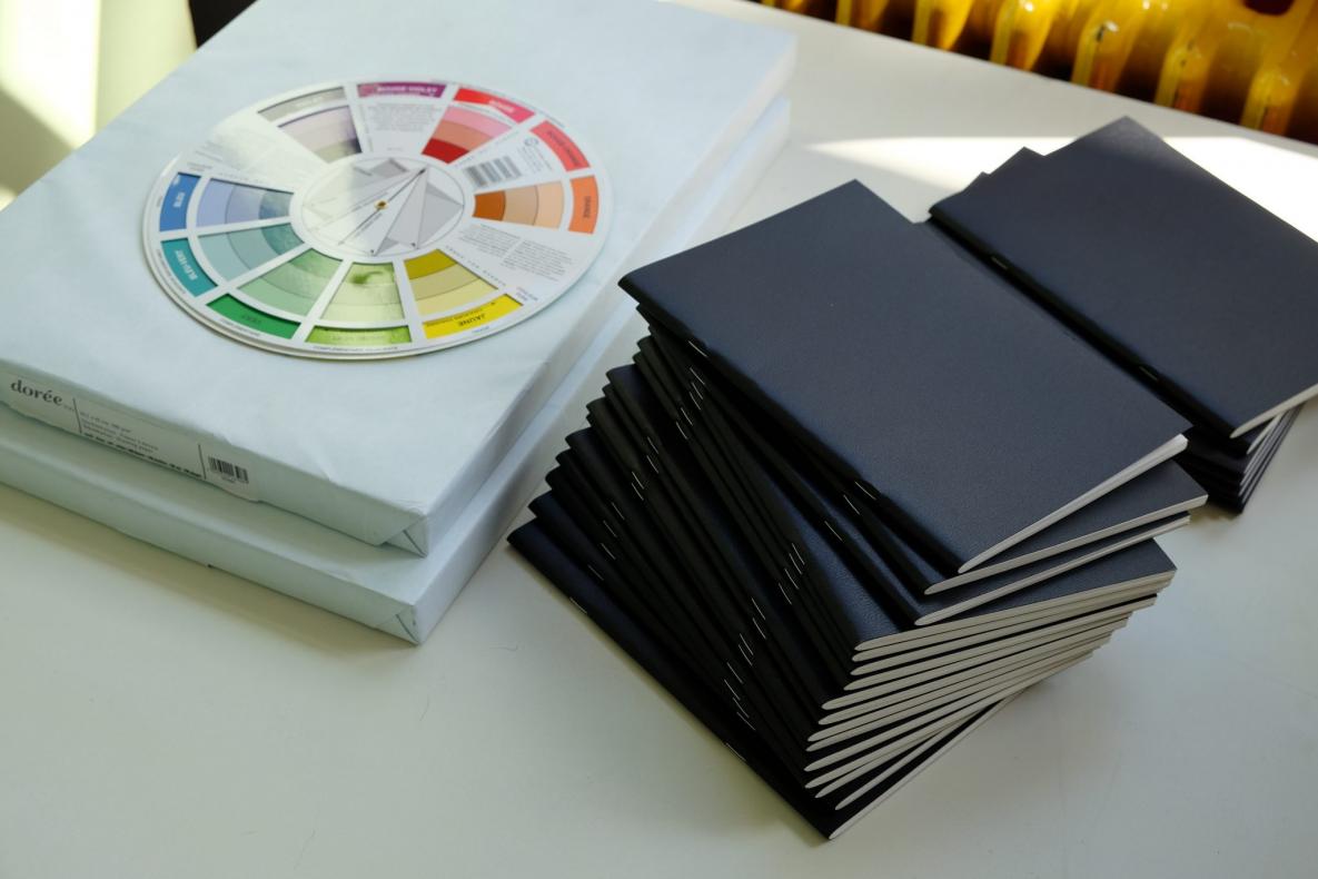 inventer une couleur qui n’existe pas ainsi que son nom.