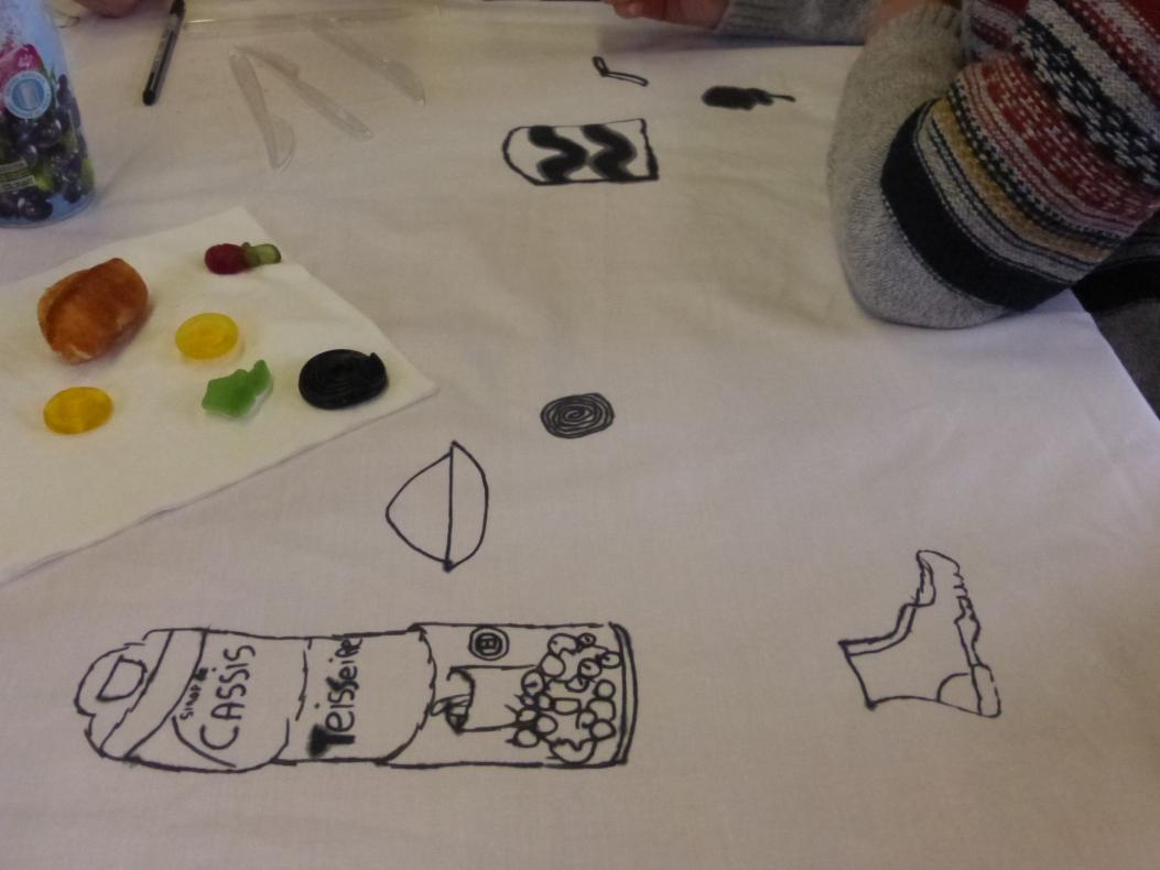 Au crayon noir