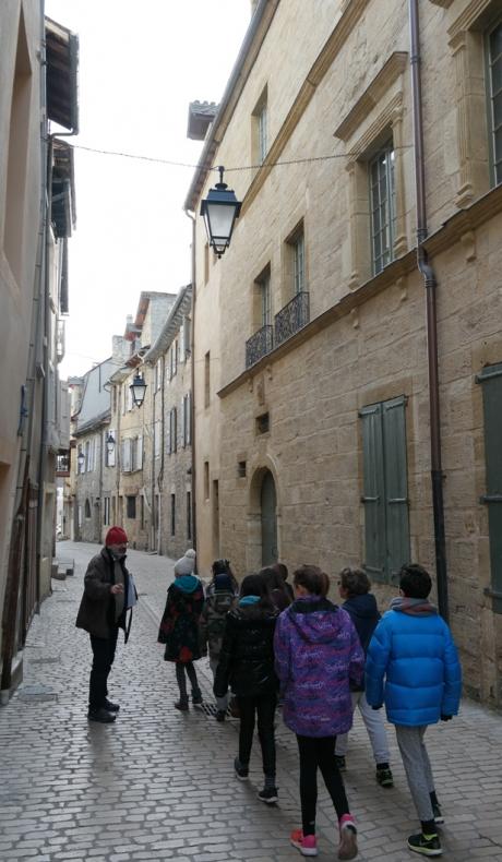 Différentes époques sont lisibles dans le bâti : autant d'éléments susceptibles d'enrichir nos fictions sur la ville.