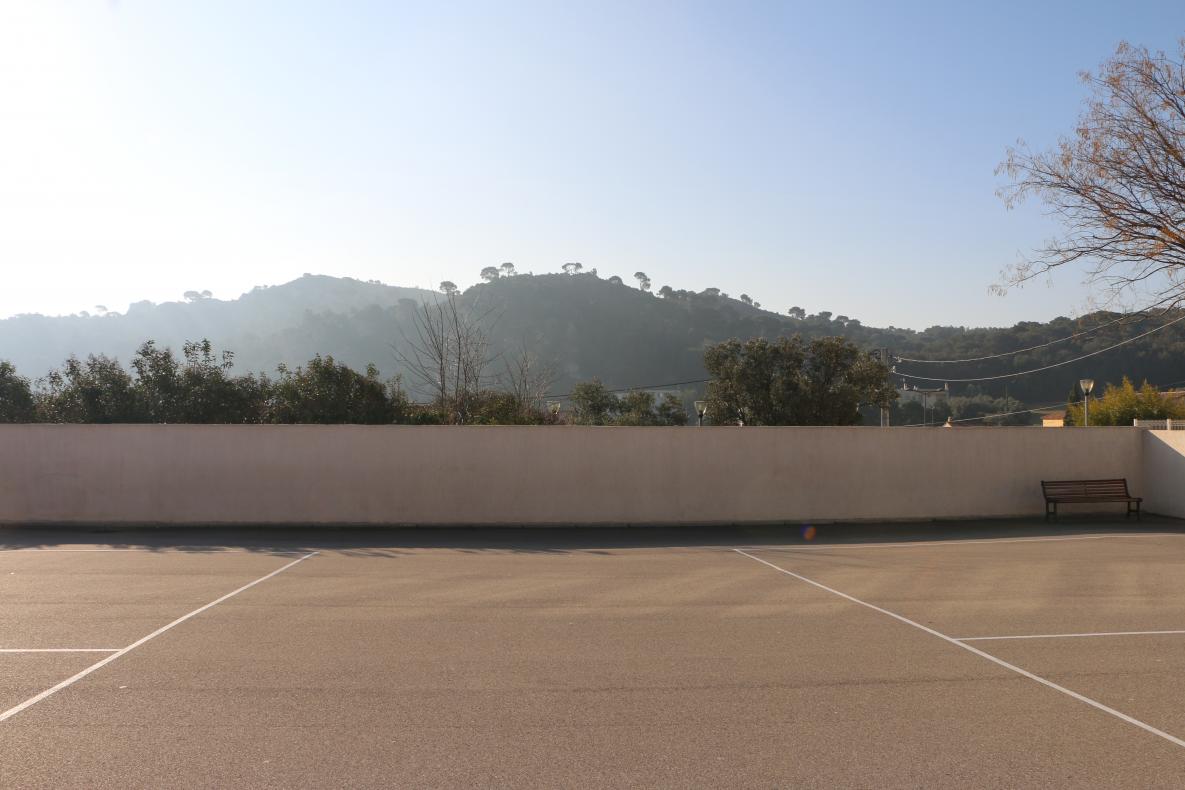 imaginer un paysage derrière les collines