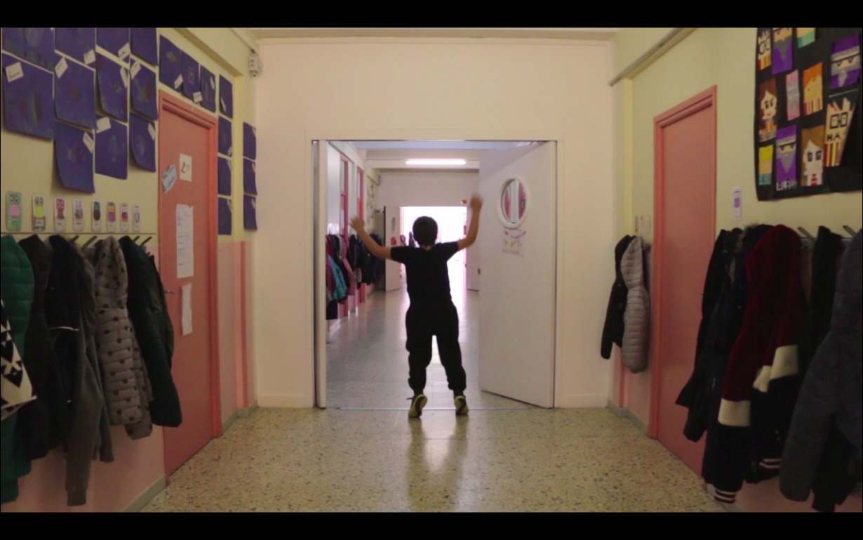 Imaginer que les portes coupe-feu sont des bouches et qu'elles nous mangent' vidéo Hd, son.