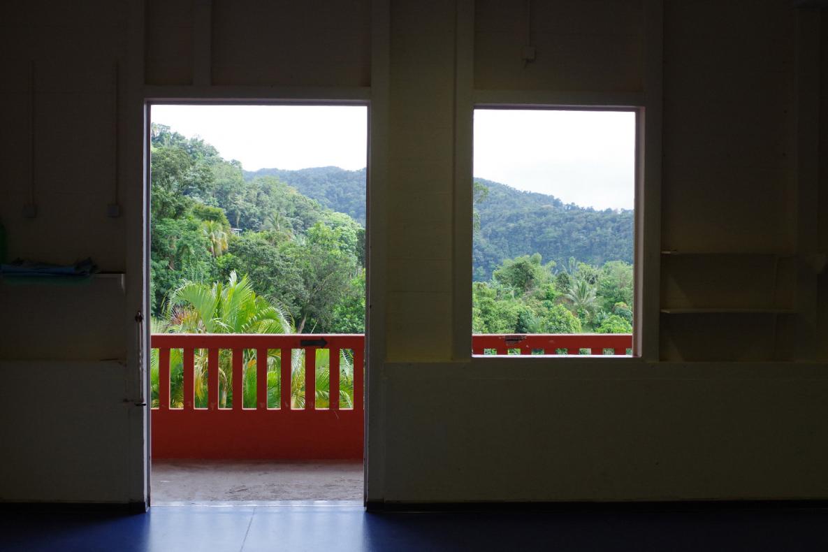 Vue depuis l'atelier à l'école primaire de Fonds-Saint-Denis