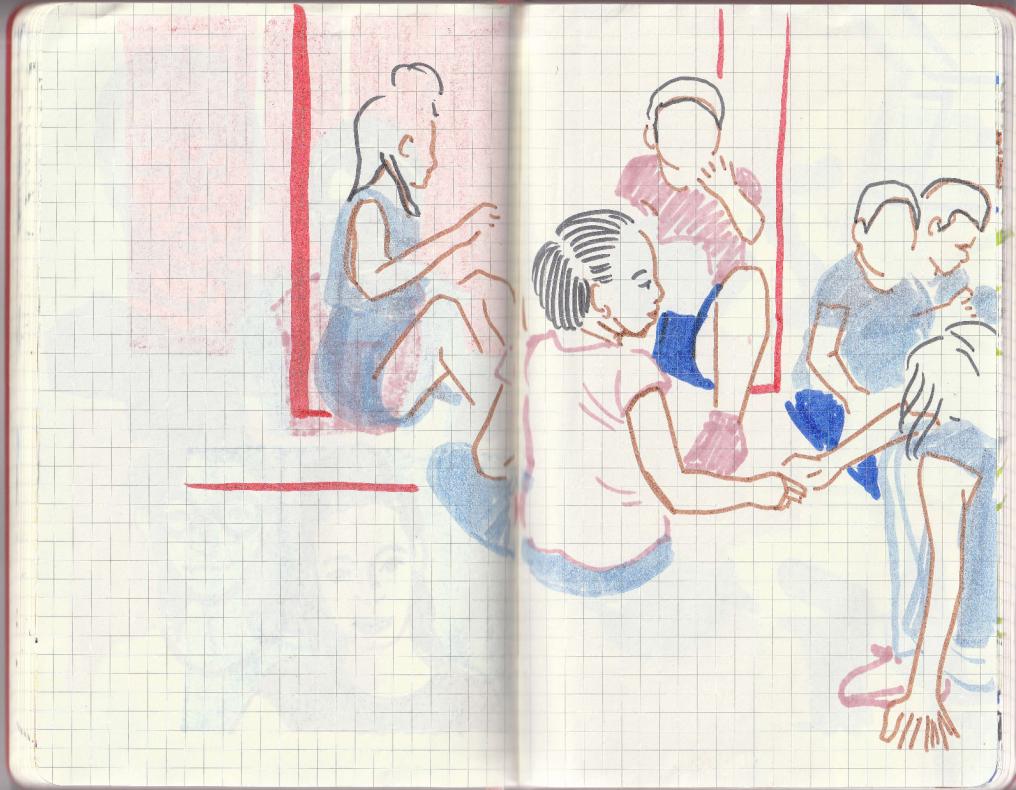 Les CE2-CM1-CM2 assis dans la cour