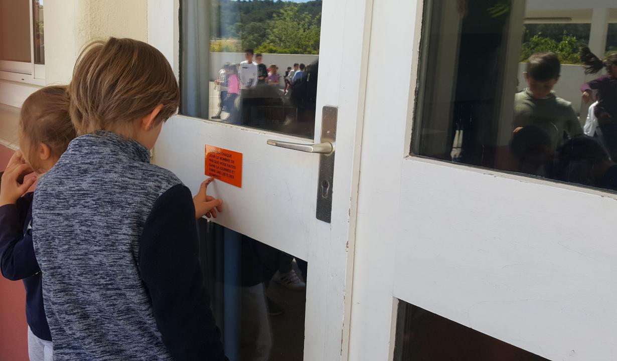 des cartels à l'école