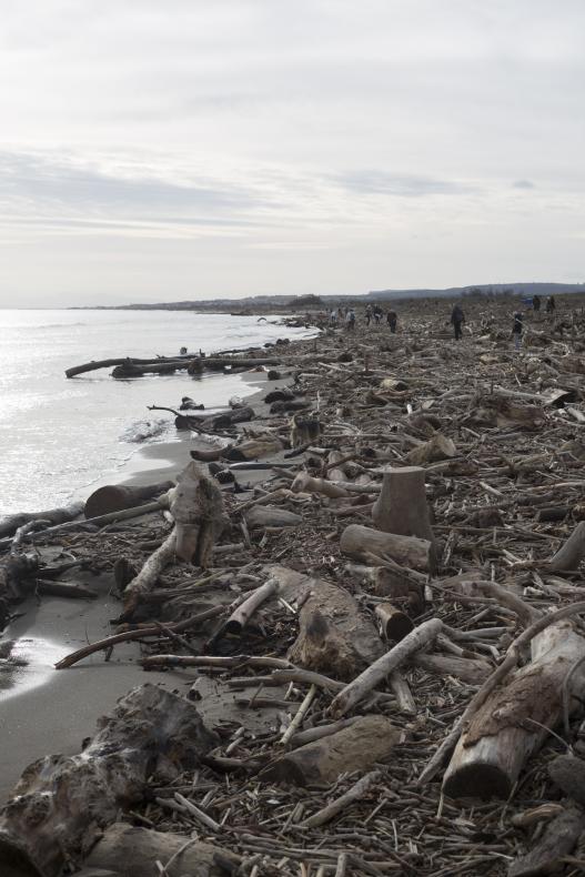 La plage envahie au lendemain des inondations 