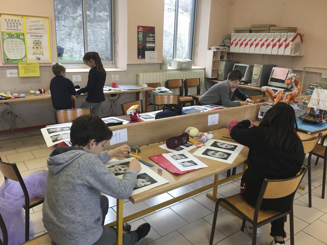 Les élèves lors de l'activité à l'atelier